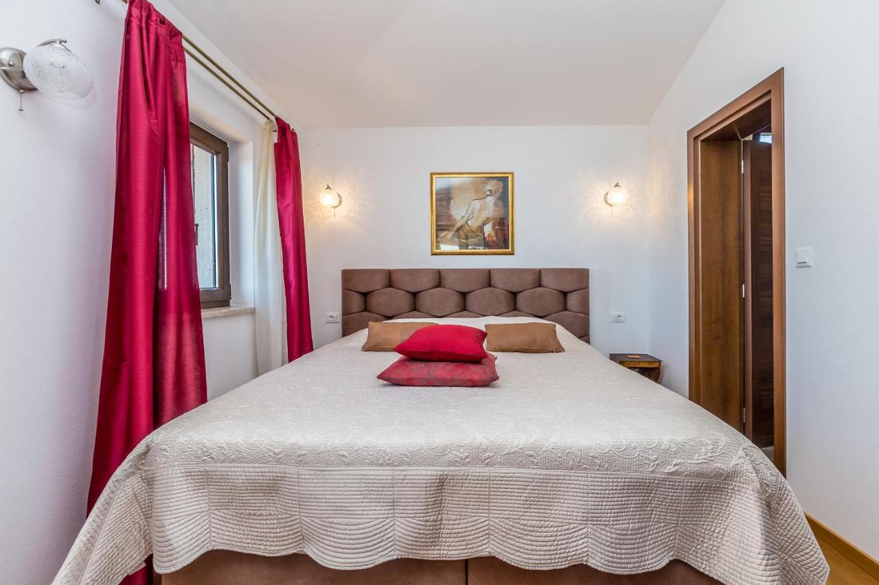Villa Lurda Linardici Krk Exteriör bild