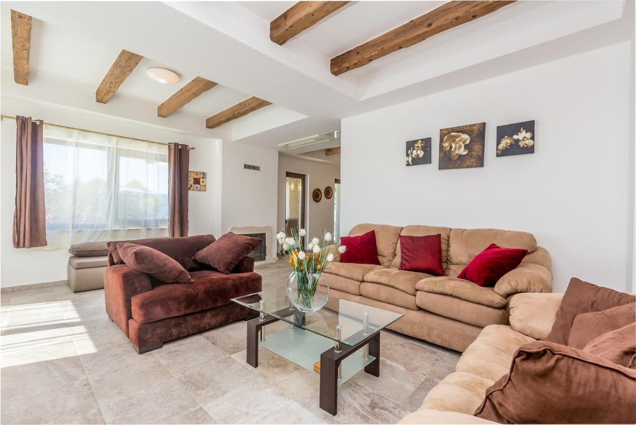 Villa Lurda Linardici Krk Exteriör bild